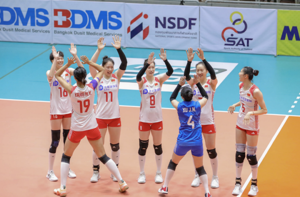 包含印度队力克中国队，辛杜关键制胜的词条